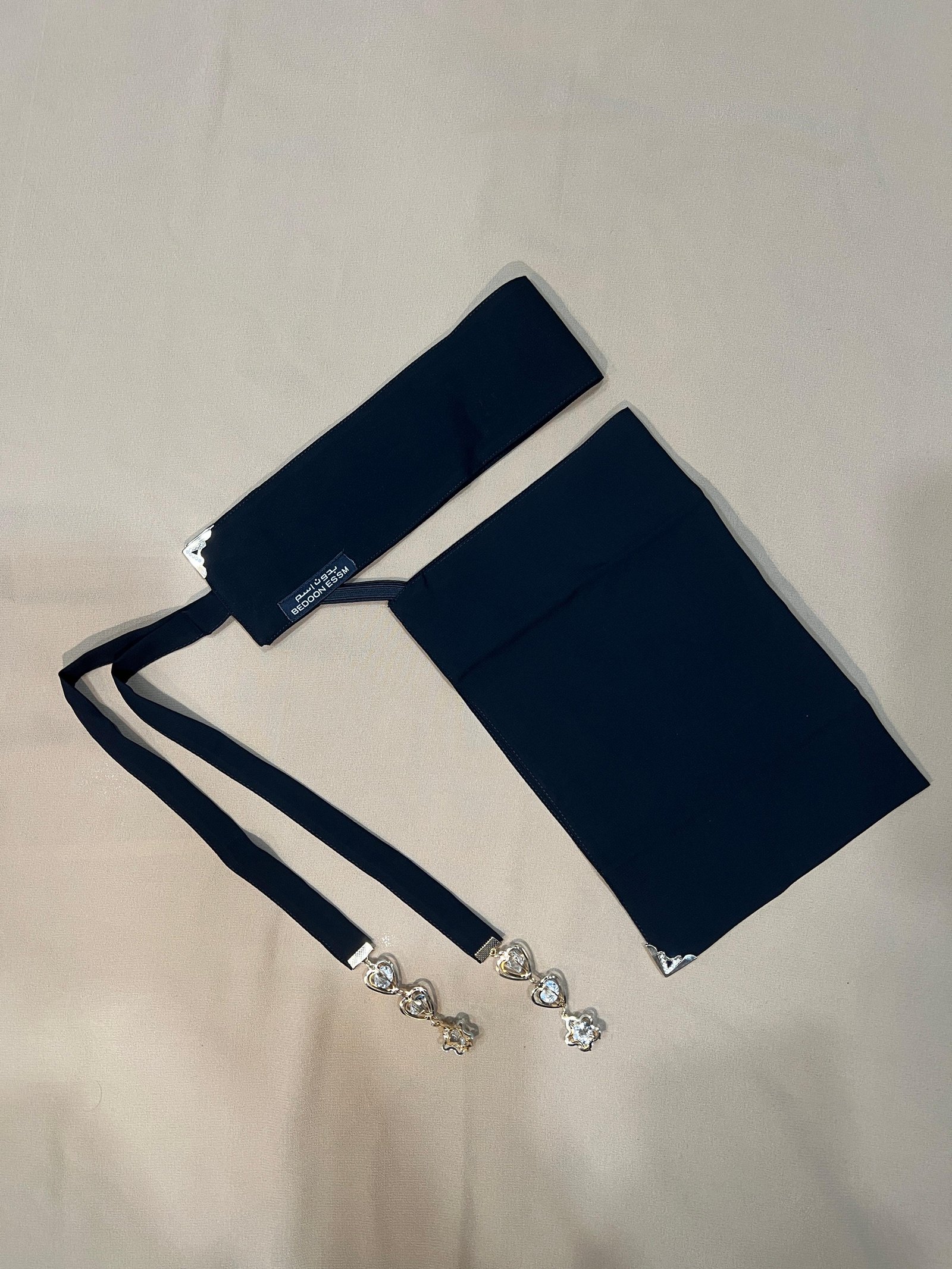 Dori Latkan With 4 Clips 9 x 12